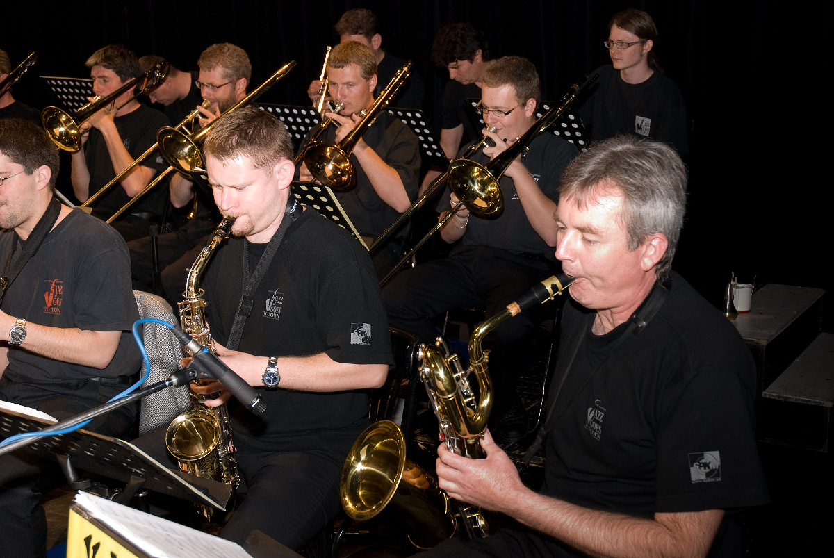 JH Big Band_011_2010.jpg